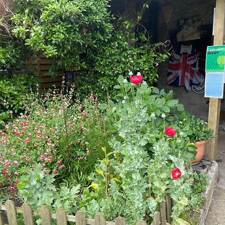 Cross Keys Inn Lydford-on-Fosse Екстериор снимка