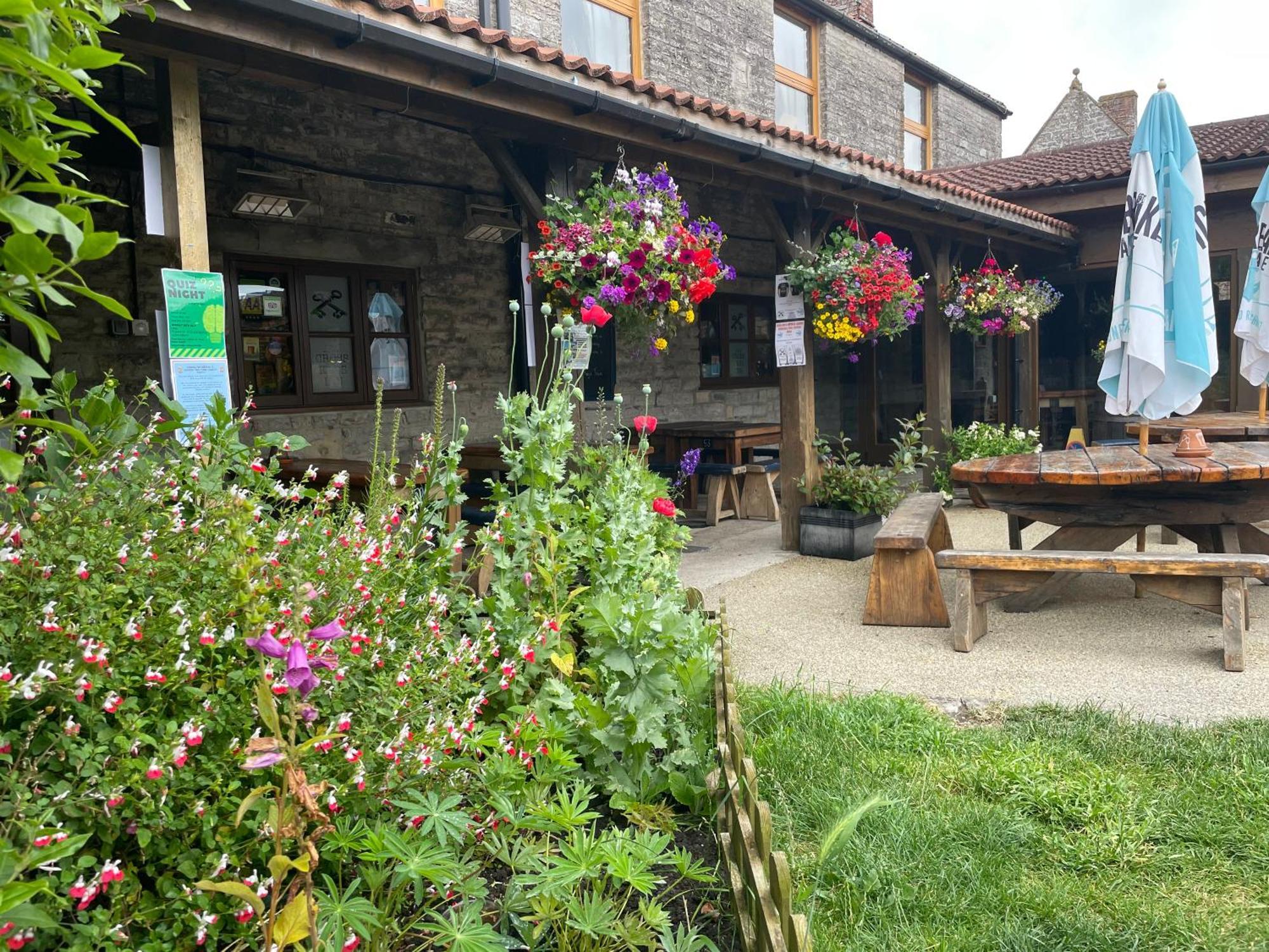 Cross Keys Inn Lydford-on-Fosse Екстериор снимка