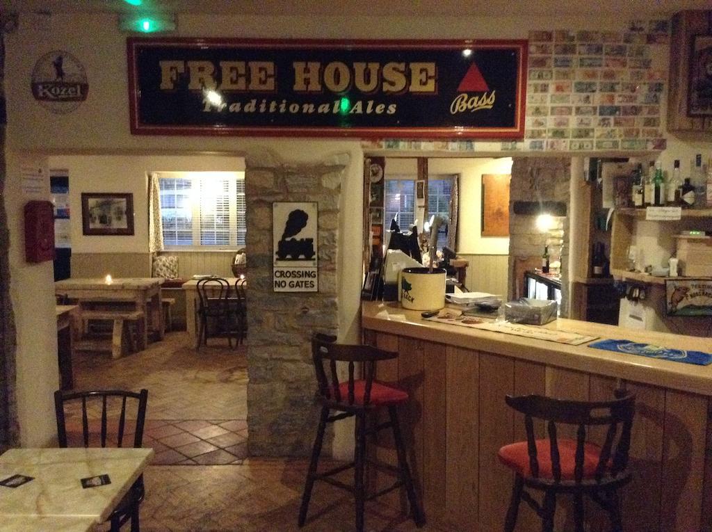 Cross Keys Inn Lydford-on-Fosse Екстериор снимка