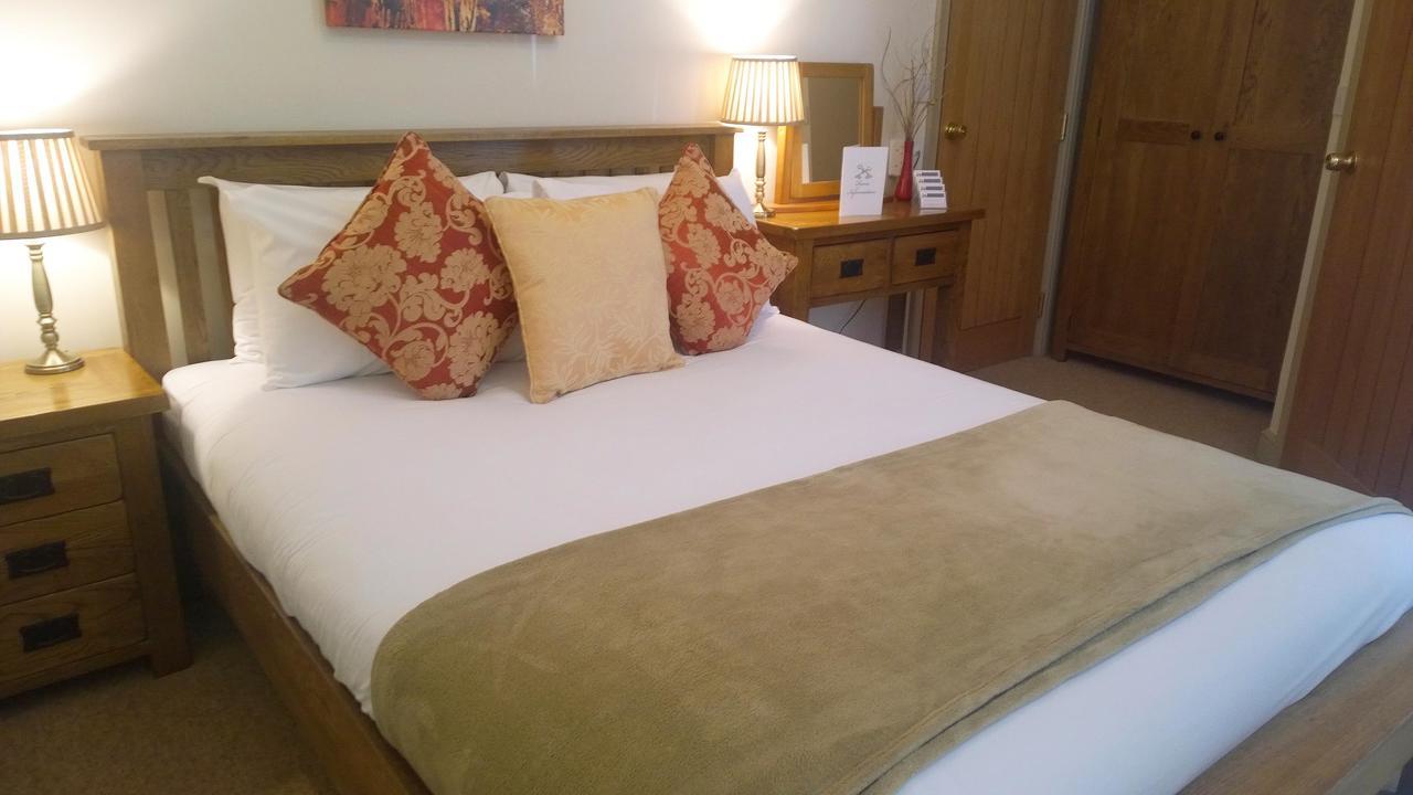 Cross Keys Inn Lydford-on-Fosse Екстериор снимка