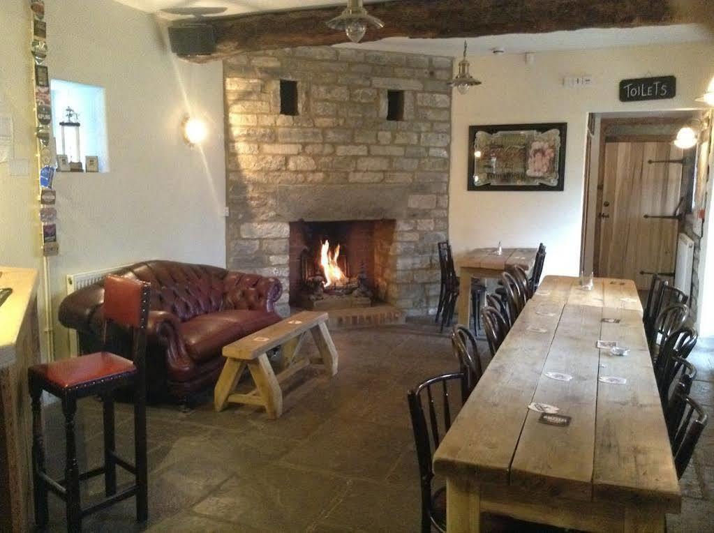 Cross Keys Inn Lydford-on-Fosse Екстериор снимка
