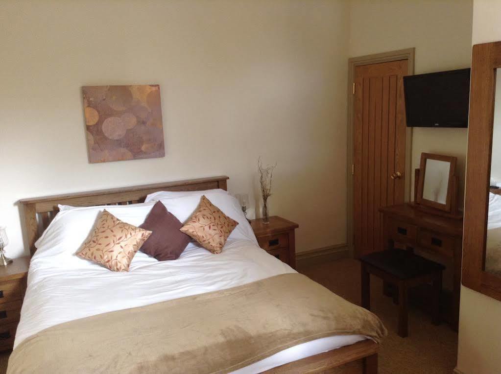 Cross Keys Inn Lydford-on-Fosse Екстериор снимка